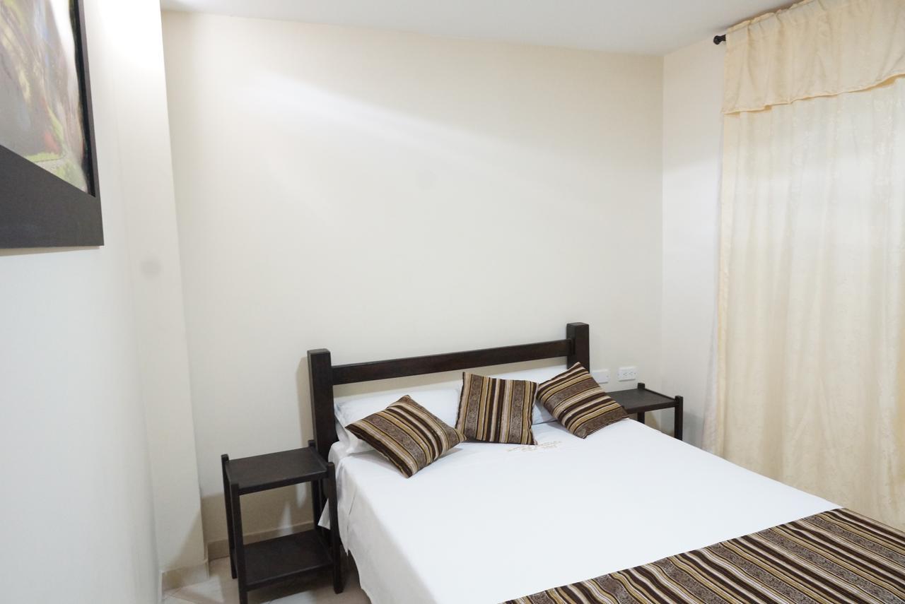Hotel Esmeralda Сан Хил Екстериор снимка
