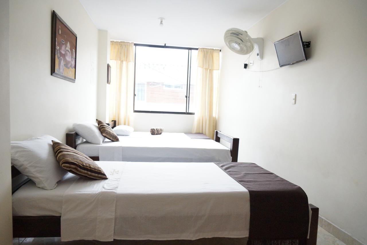 Hotel Esmeralda Сан Хил Екстериор снимка