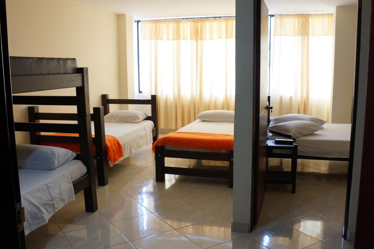 Hotel Esmeralda Сан Хил Екстериор снимка